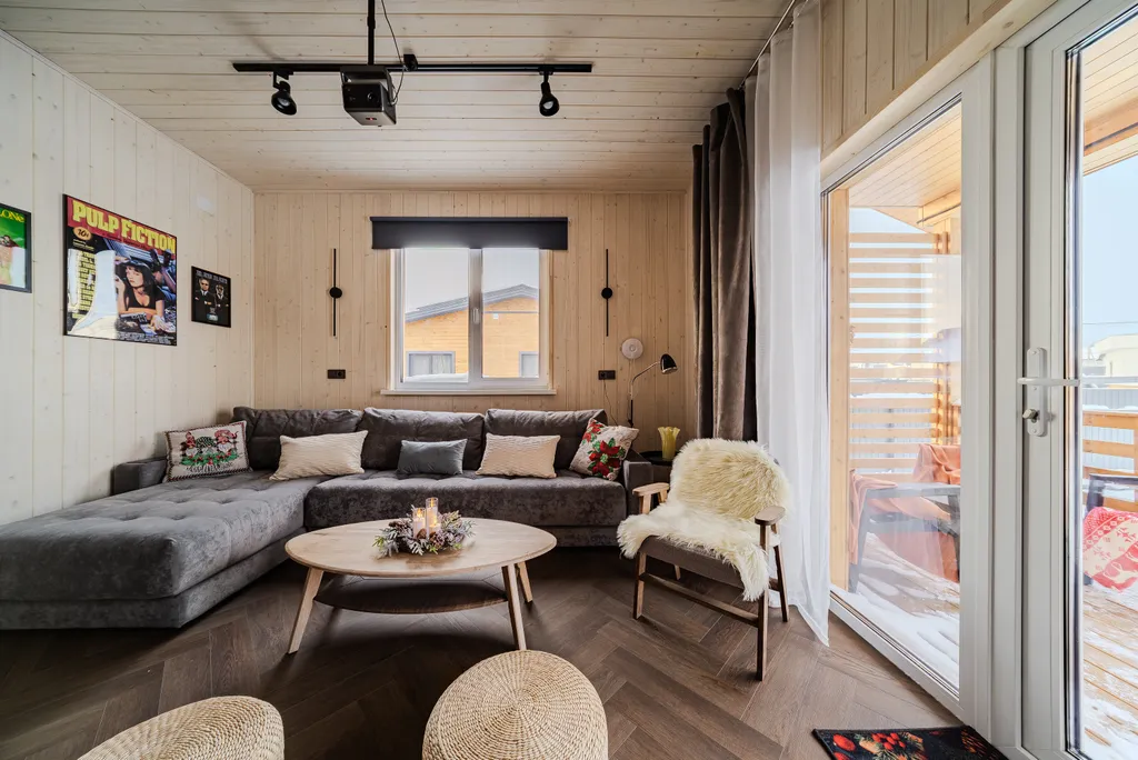 Новый дом с большим столом, кинотеатром, баней