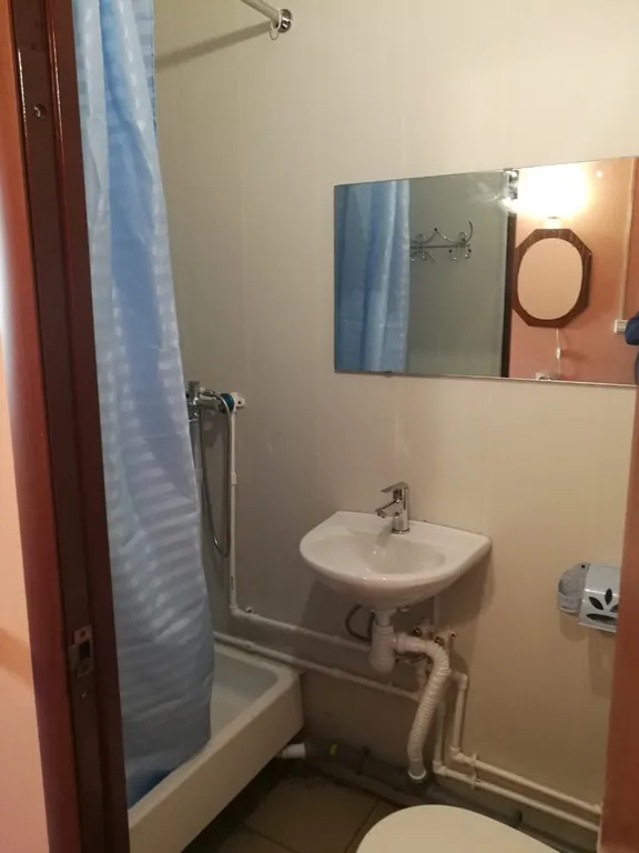 ОТДЕЛЬНАЯ КОМНАТА СО СВОЕЙ ДУШЕВОЙ И САНУЗЛОМ.