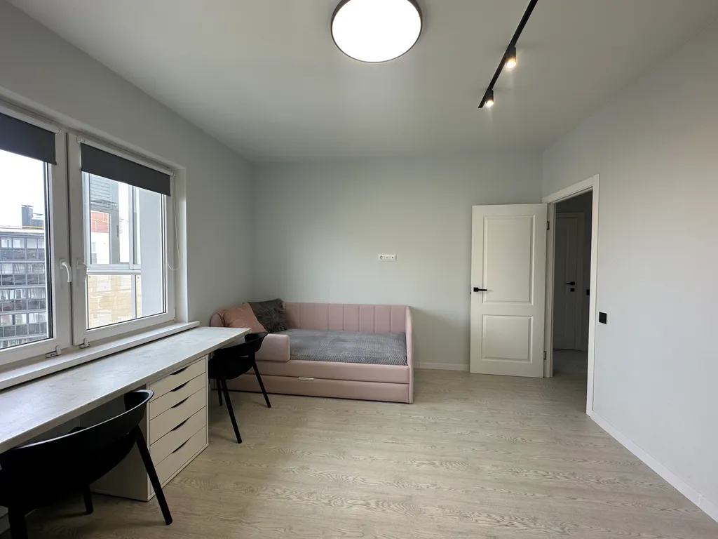 Видовая четырехкомнатная квартира в расширенном центре