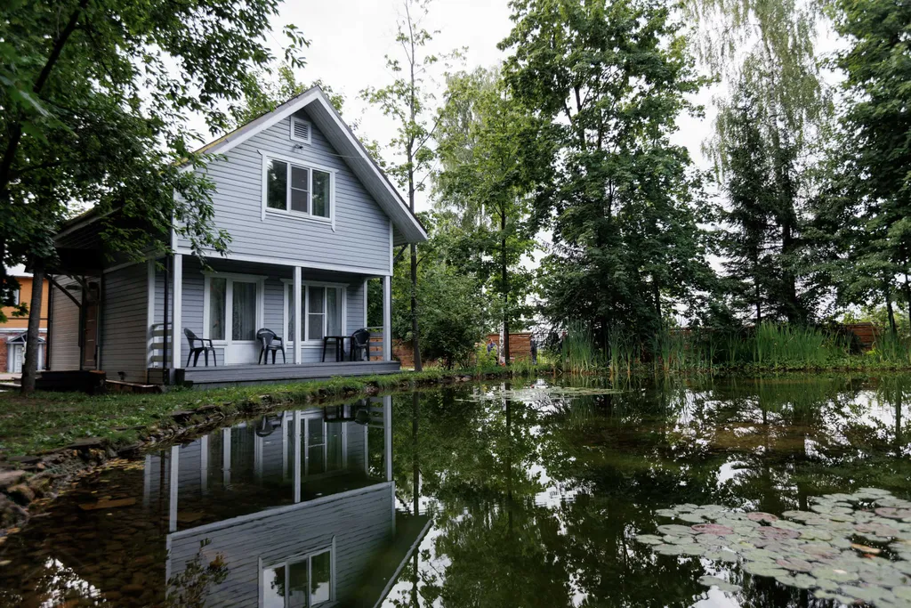 Коттедж в окружении лесных деревьев — аренда посуточно в Серпухов