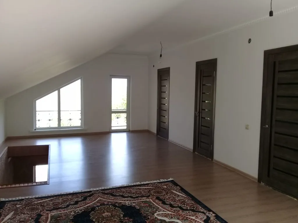 Большой уютный дом с видом на горы