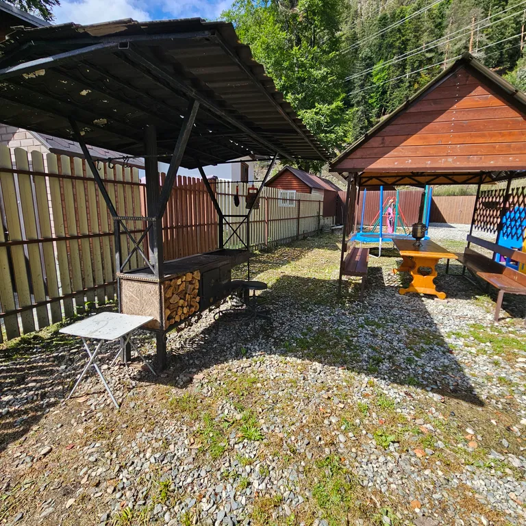 Котедж . Дом у подножия горы!