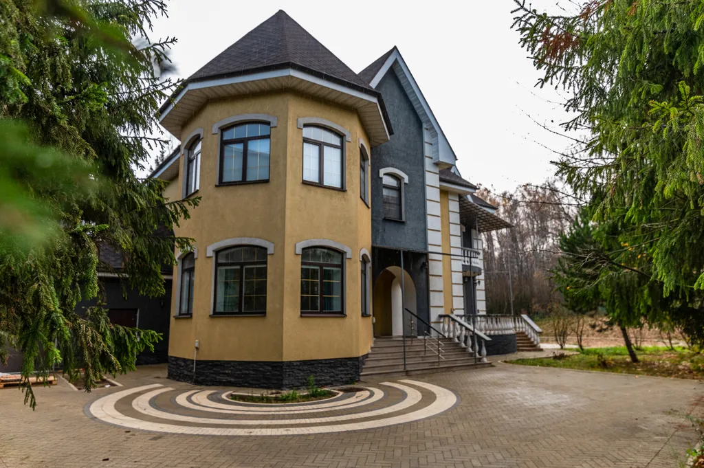 Коттедж Дом в Мытищах с бассейном — Вешки