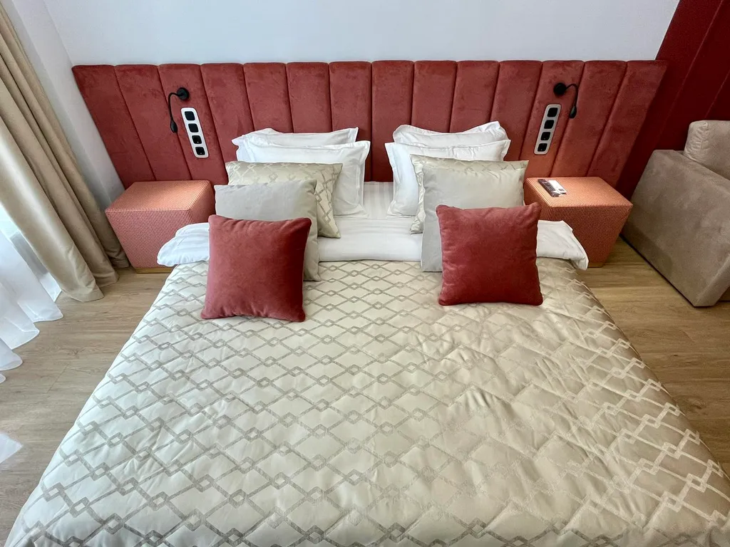 Двухкомнатные с видом на море и бассейн