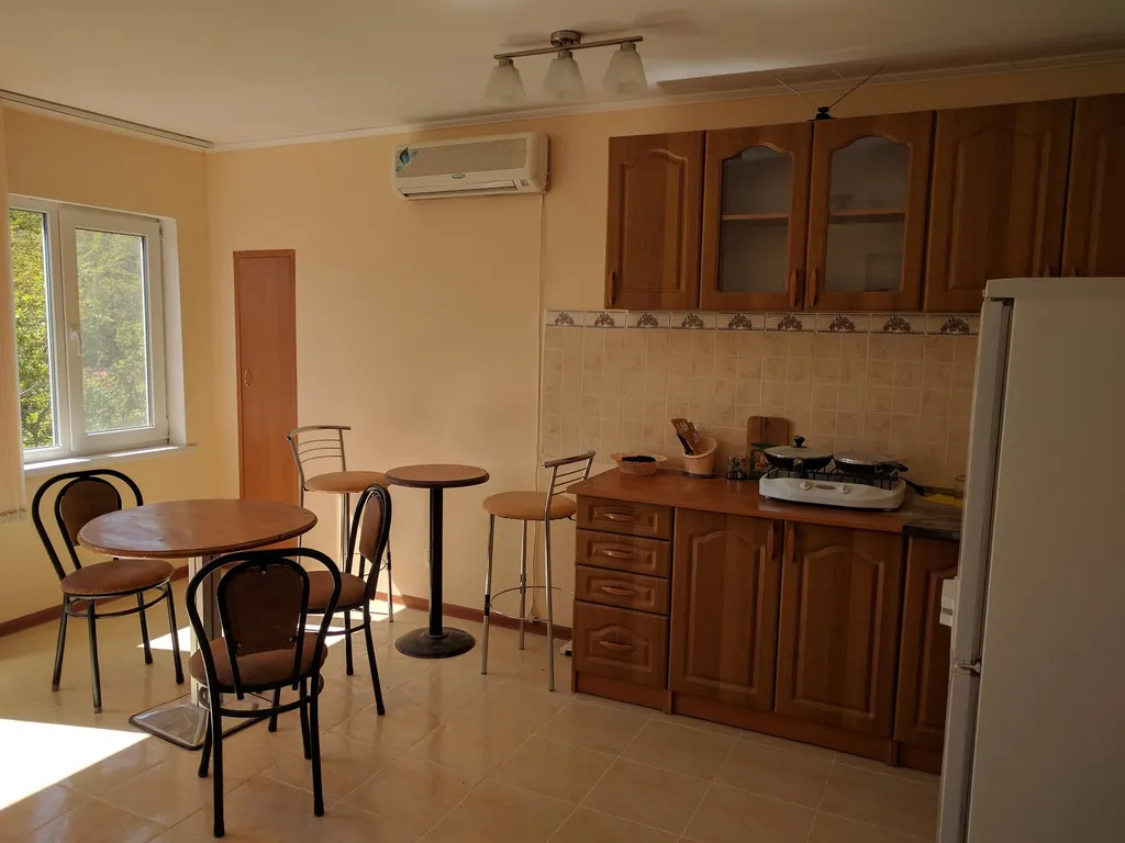 Коттедж Этаж в доме с видом на море и горы в 920 метрах от пляжа — Кацивели