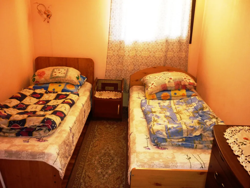 Уютная комната эконом класса с морем напротив