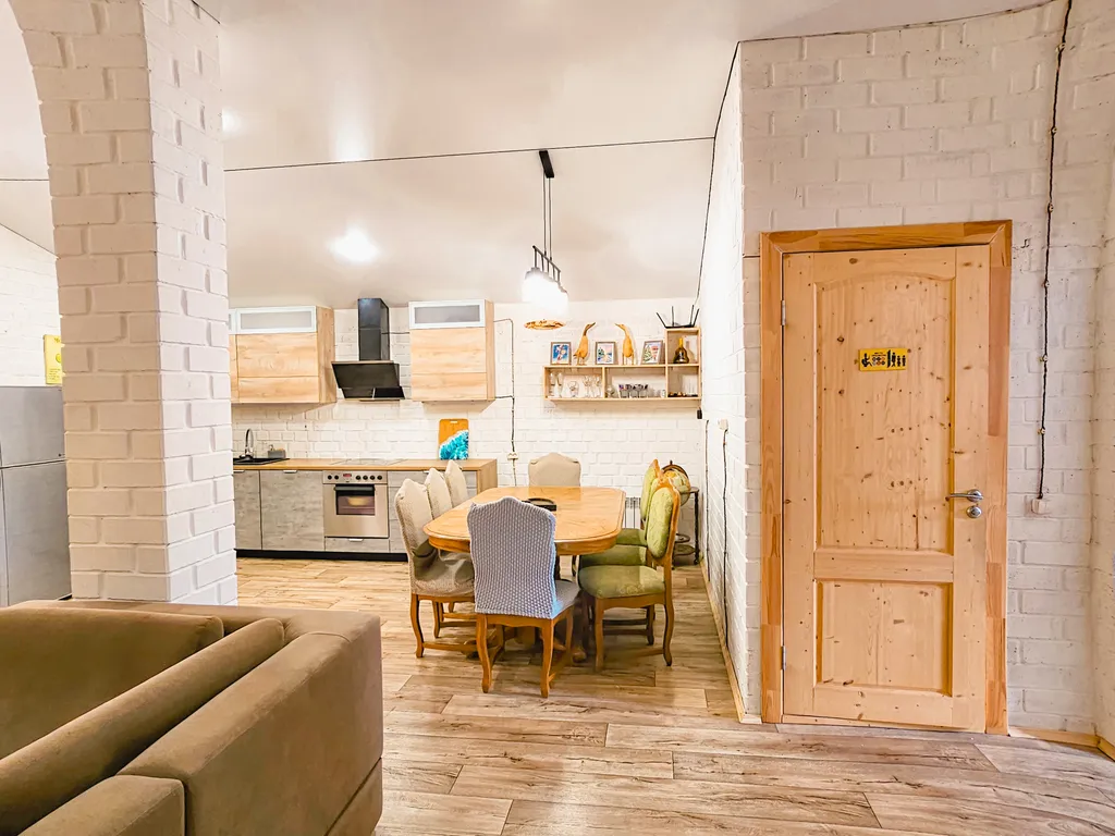 Коттедж Просторный дом с баней и настольным теннисом в городе — аренда посуточно в Южно-Сахалинск