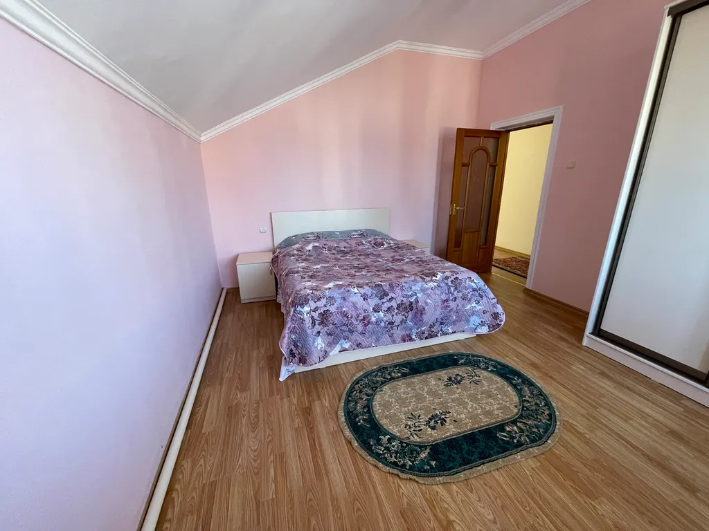 Большой, уютный дом на первой линии, со своим выходом на море