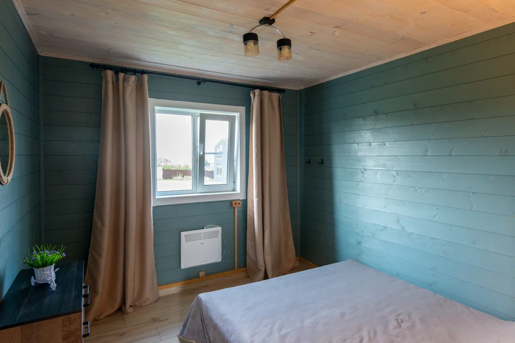 Дом на берегу реки с банным чаном