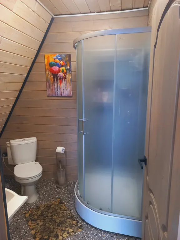 Дом А-фрейм с видом на лес