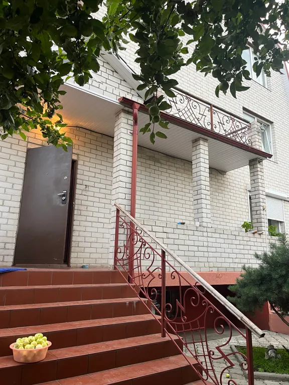 Уютный дом с бассейном, сауной и камином