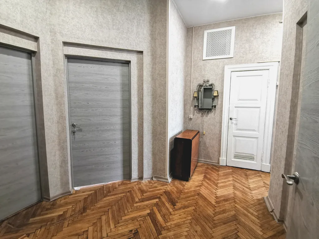 Квартира 3-комнатная квартира рядом с метро Новочеркасская — Санкт-Петербург