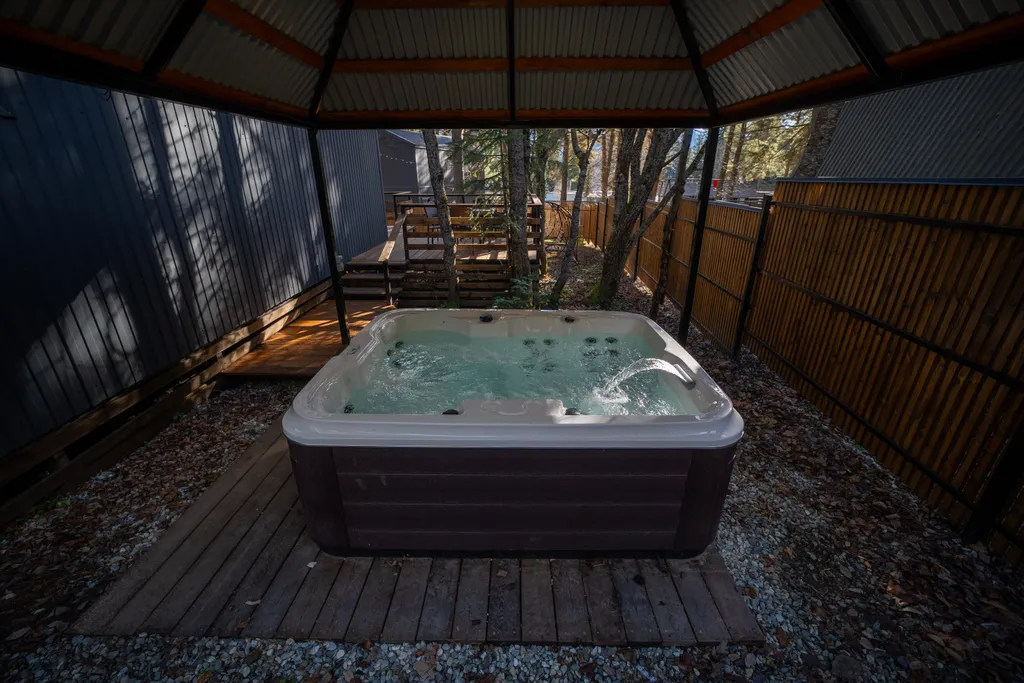 Коттедж с частной территорией и джакузи Green