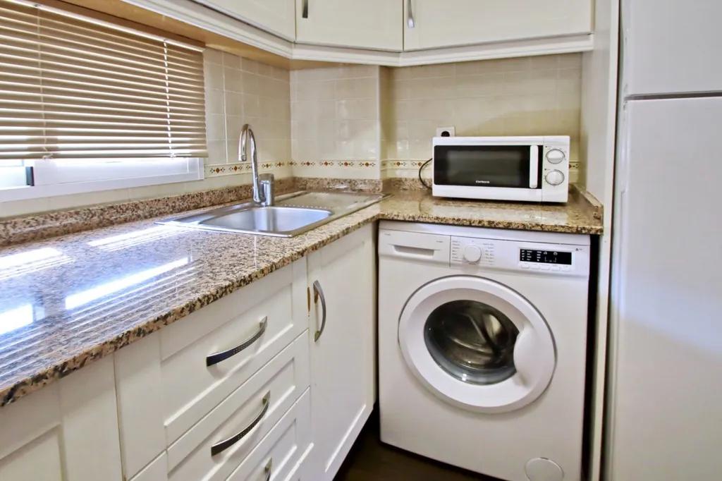 Апартаменты с видом на тихий сад рядом с морем