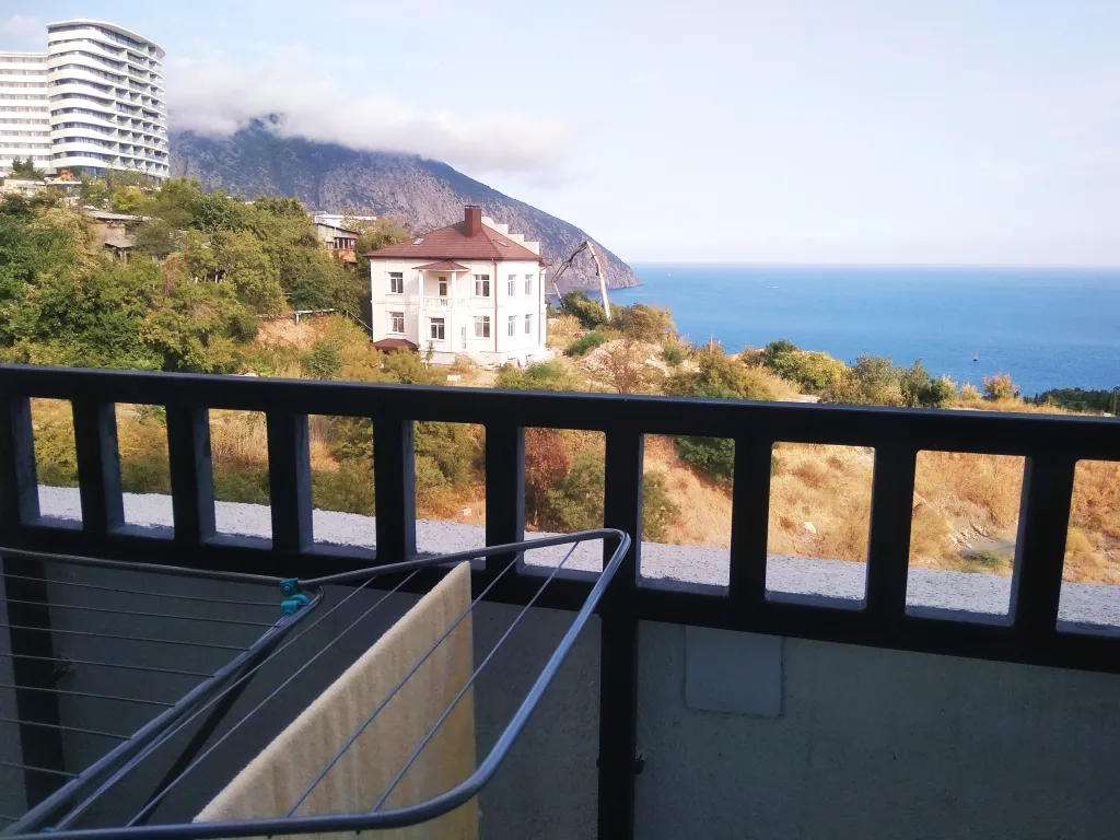 Комната под ключ с видом на море в новостройке без балкона