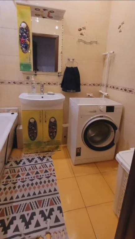 Двухкомнатная квартира в центре Якутска, бизнес центр LG