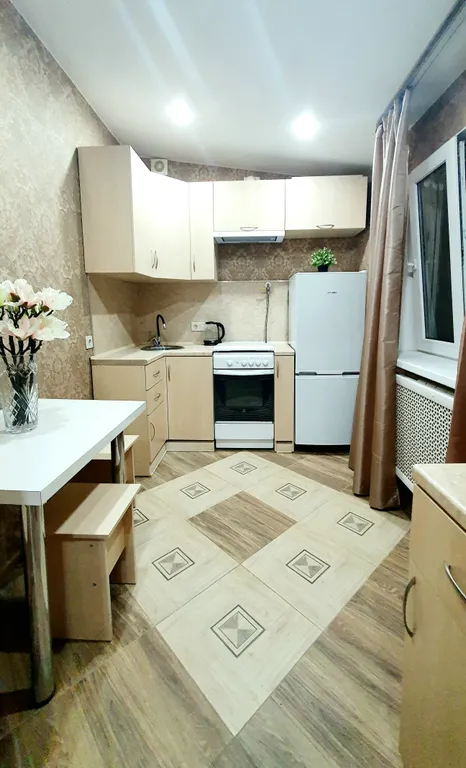 Уютный дом с собственным двором, навесом и парковкой