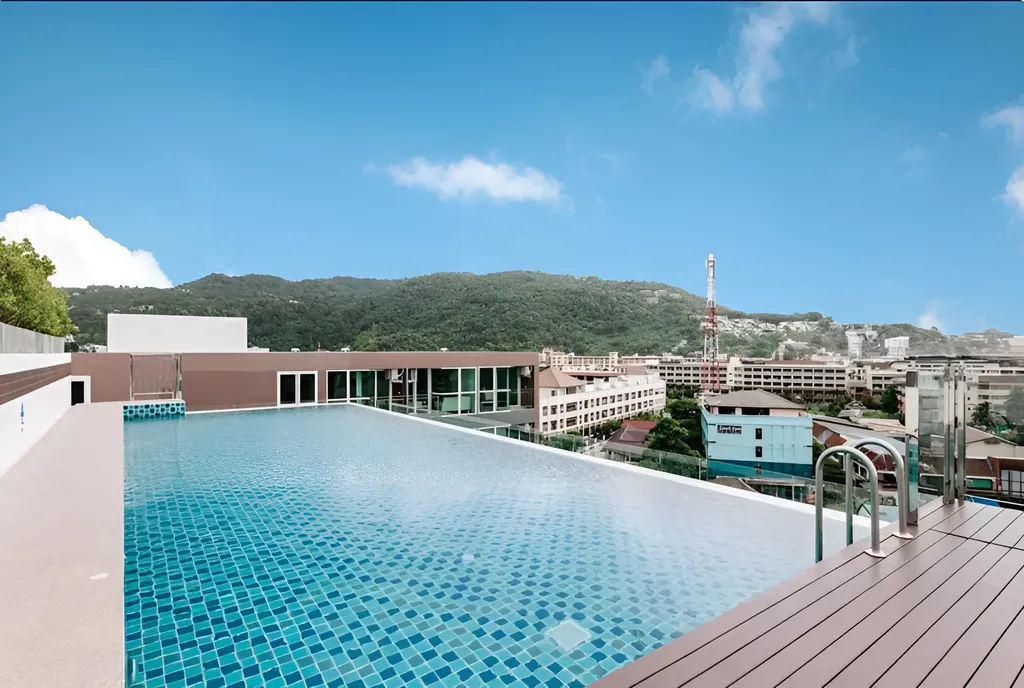 Ката Студия  после ремонта с отличным видом на сад в Ozone