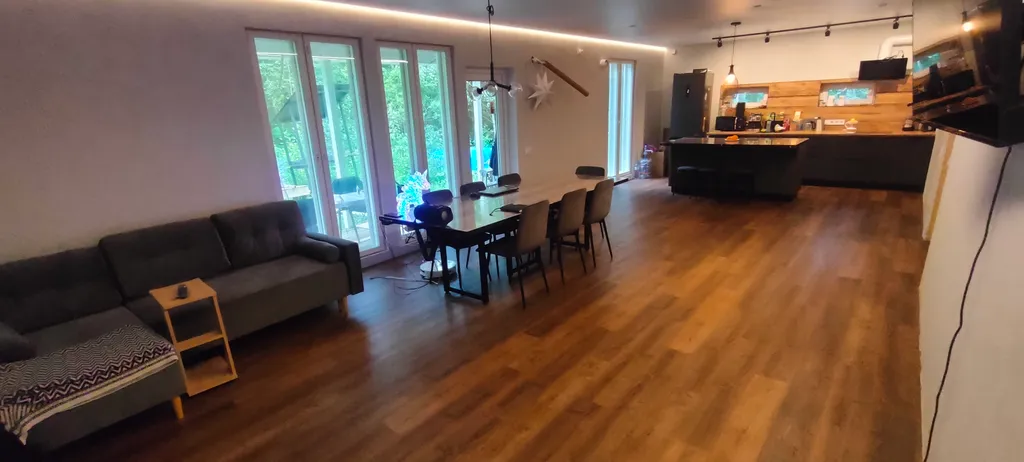 Дом для уединения в лесу и шумных вечеринок