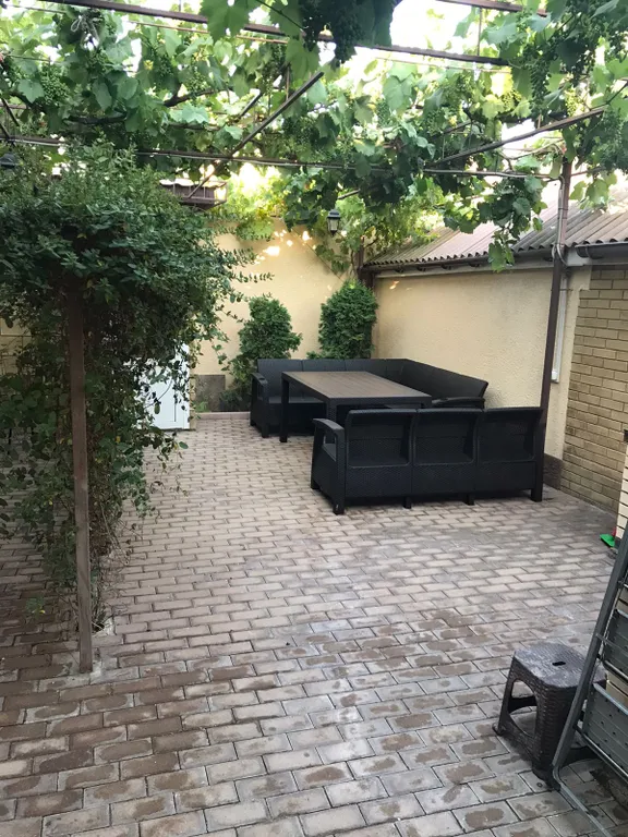 Дом в уютном дворе в тихом районе города