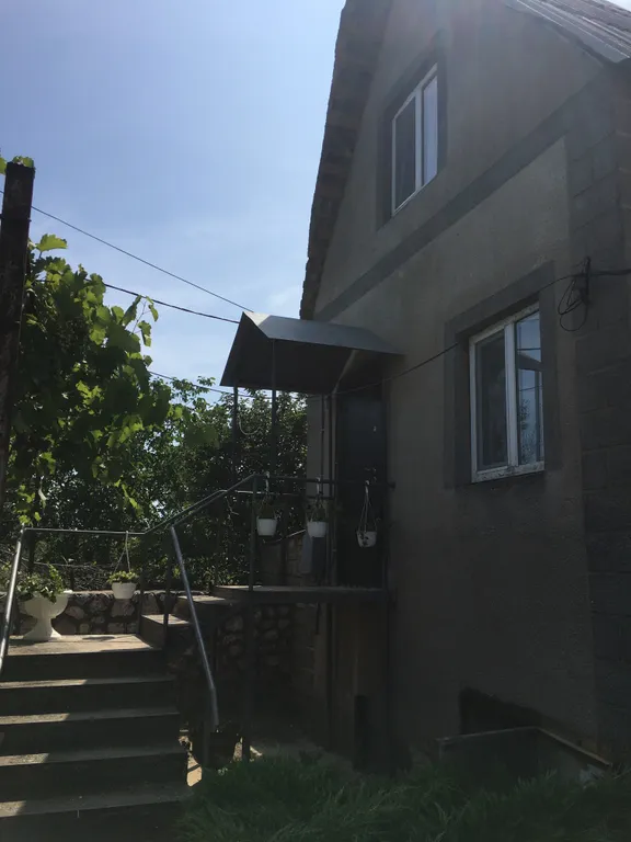 Дом с бассейном и баней рядом с лучшим песчаным пляжем в Орловке