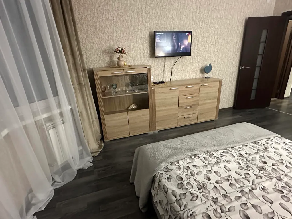 1 комнатная квартира прямо возле метро