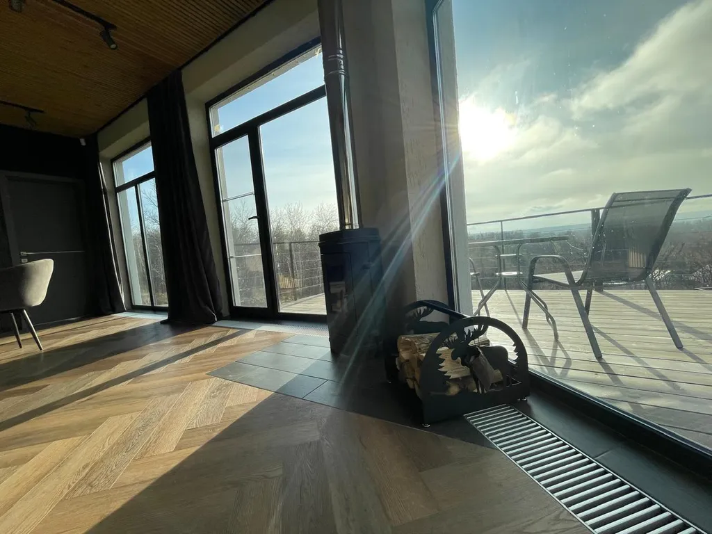 Панорамный дом с террасой