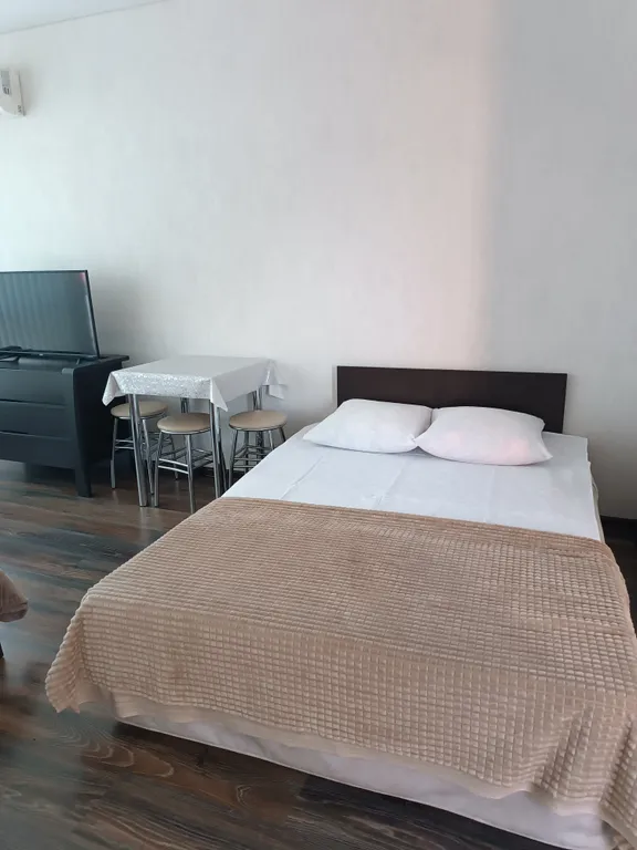 сдается коттедж 2  этажа.130 кв. м, с тремя отдельными комнатами