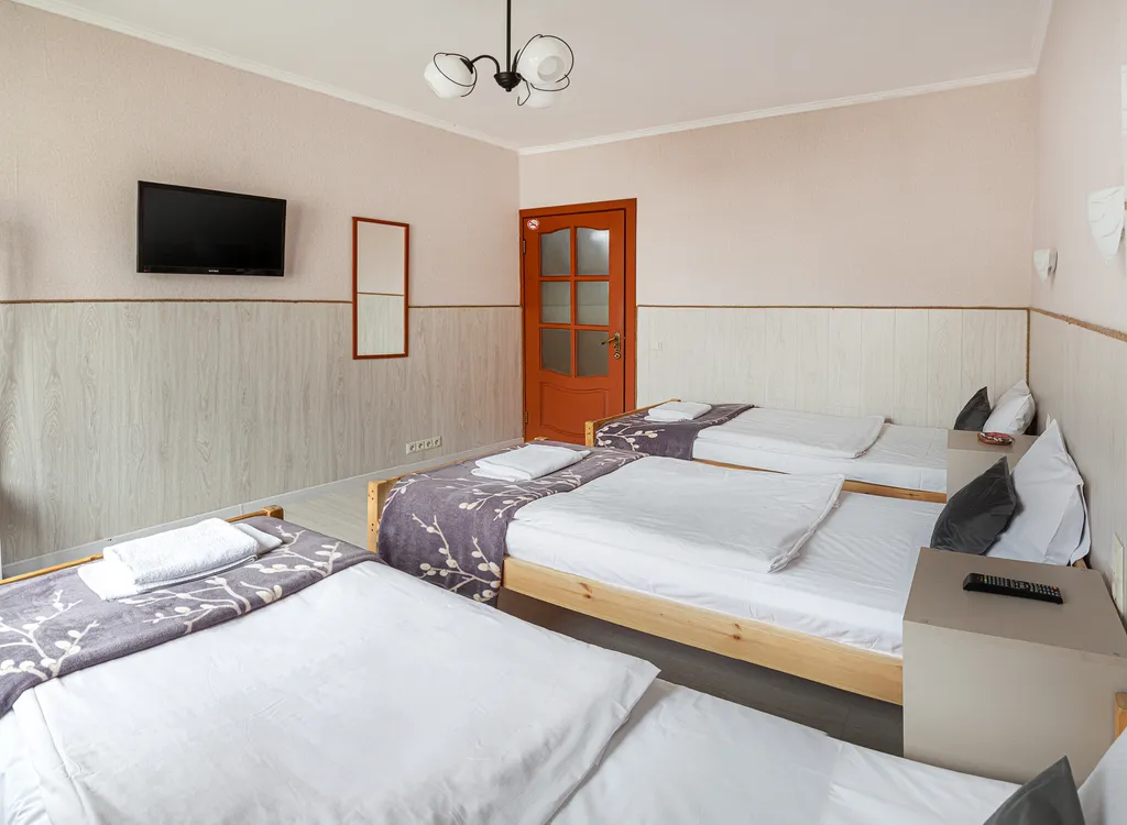 Трёхместный номер с общим санузлом