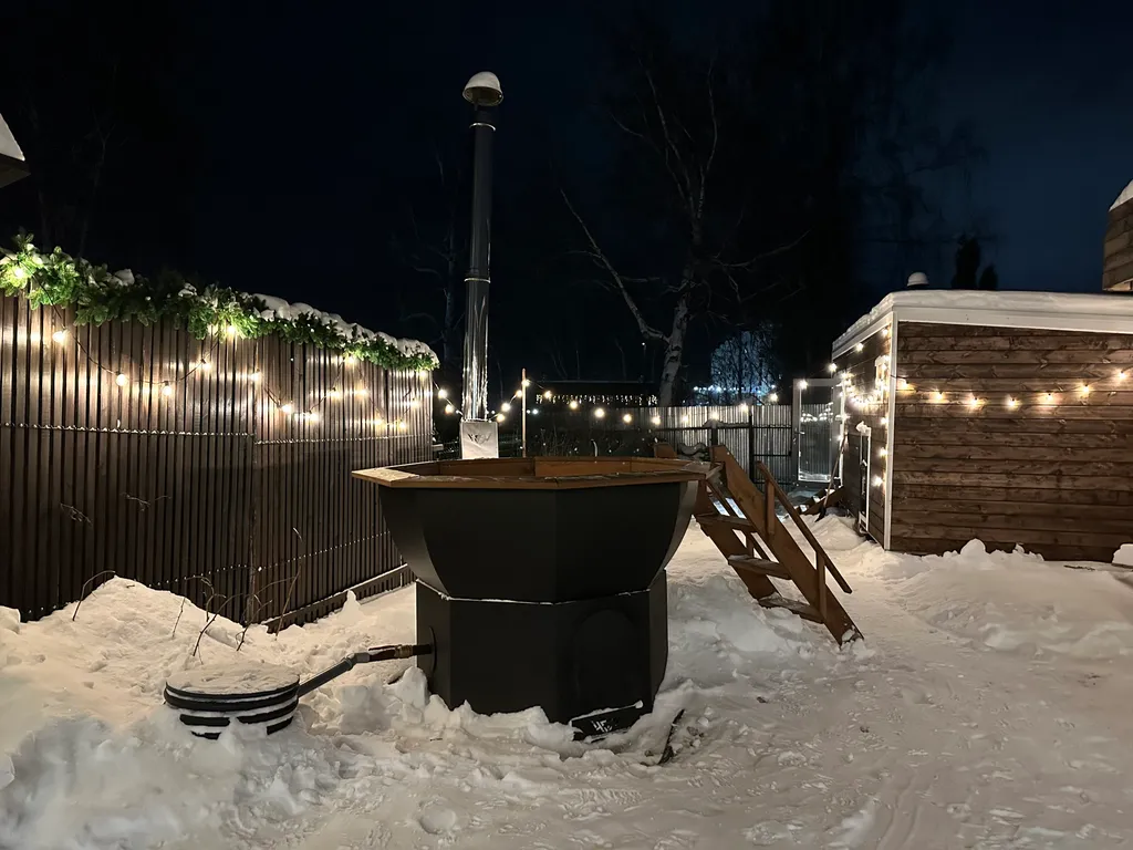 Домик у озера с баней и чаном