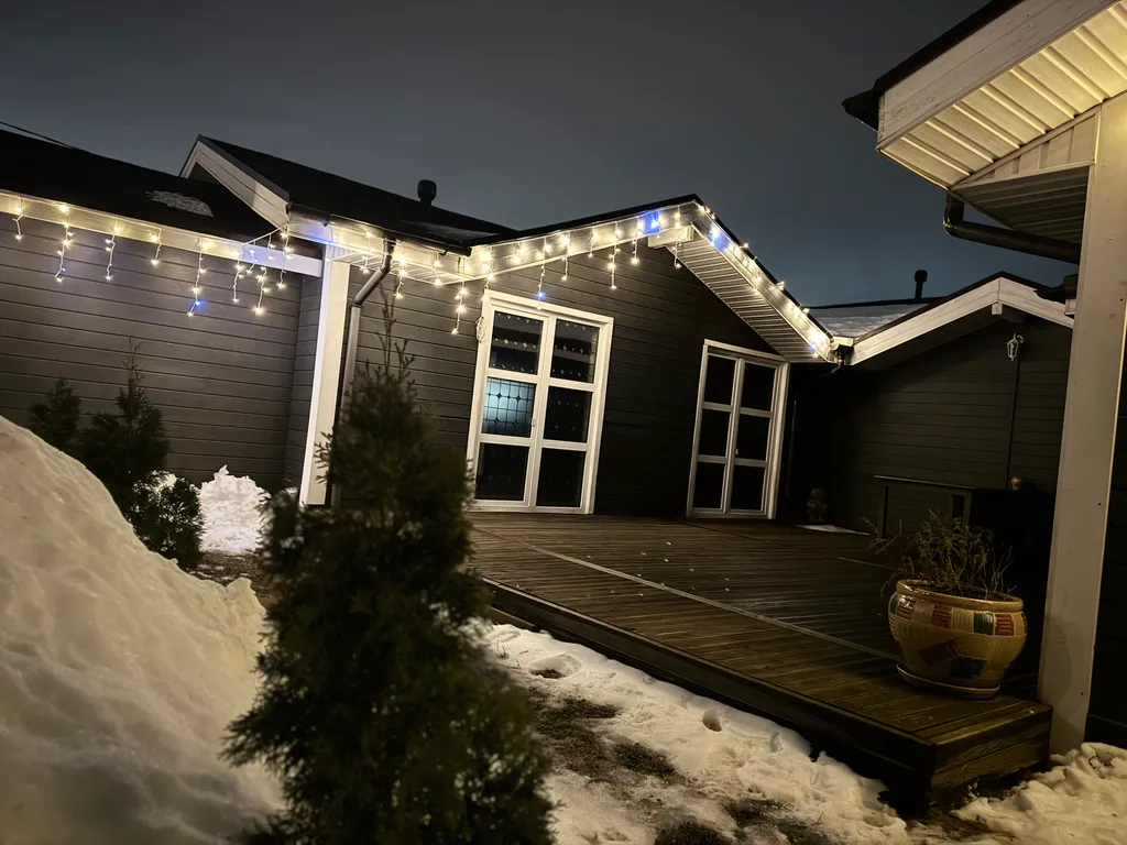 Загородный домик с бассейном и сауной