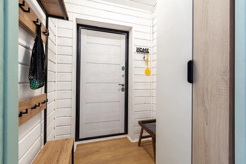 Современный дом с баней в лесу