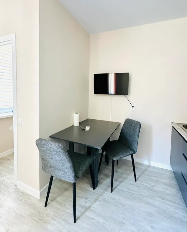 Яркая студия для троих