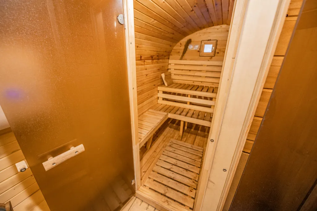 Загородный дом в окружении леса Grovehause