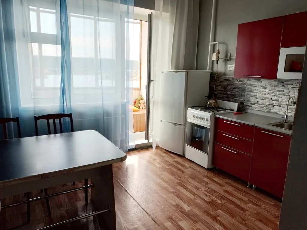 Уютная квартира рядом с аэропортом, с красивым видом на озеро — аренда посуточно в Якутск