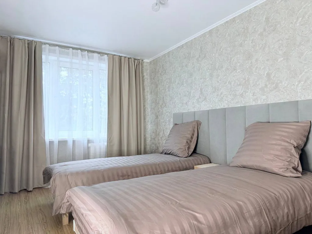 Двухкомнатная в спальном районе