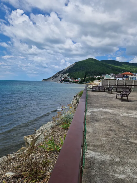 Евродвушка на первой линии с видом на море