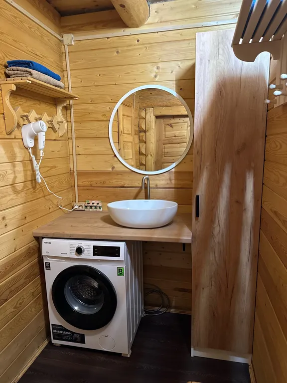 Уютный коттедж на берегу реки Milana Village