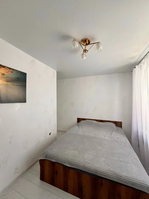 Свободна!!! Квартира-студия посуточно в центре Белогорска.