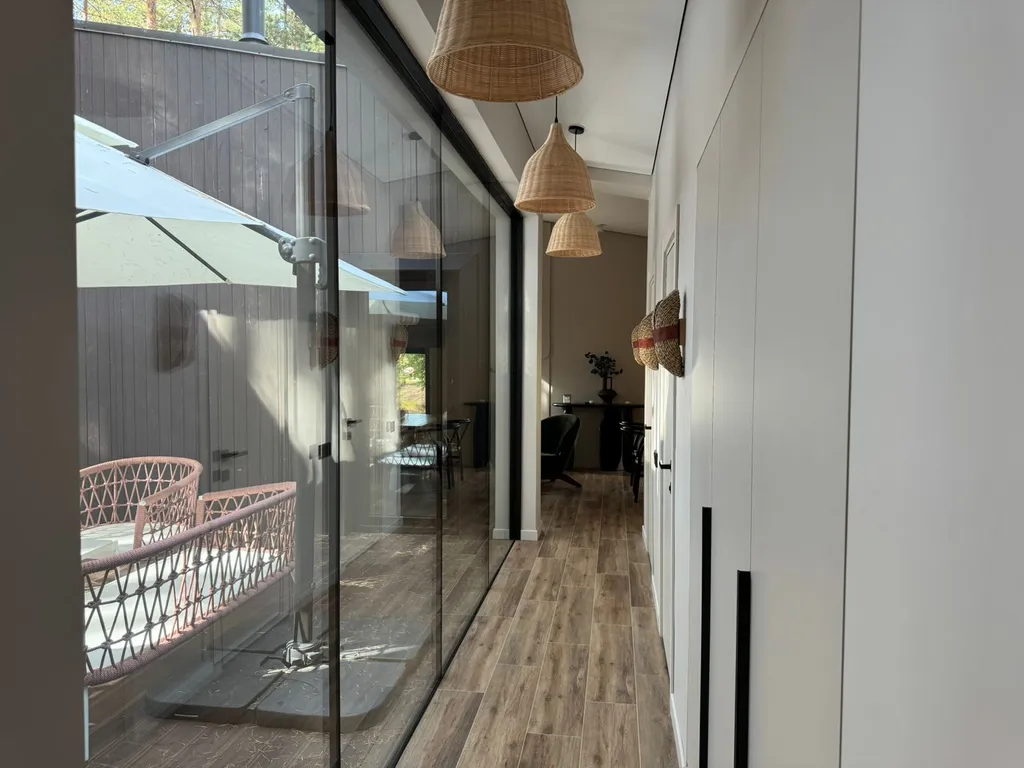 Загородный парк ШишкинЪ. Большой панорамный коттедж с видом на озеро