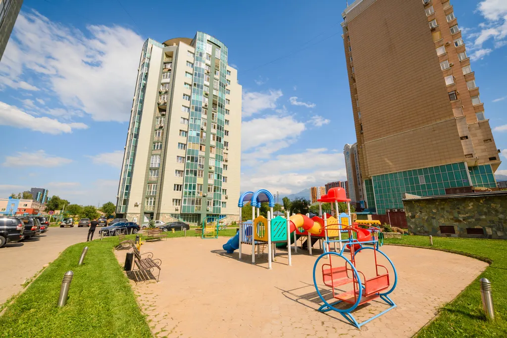 Современные апартаменты с террасой и видом на горы