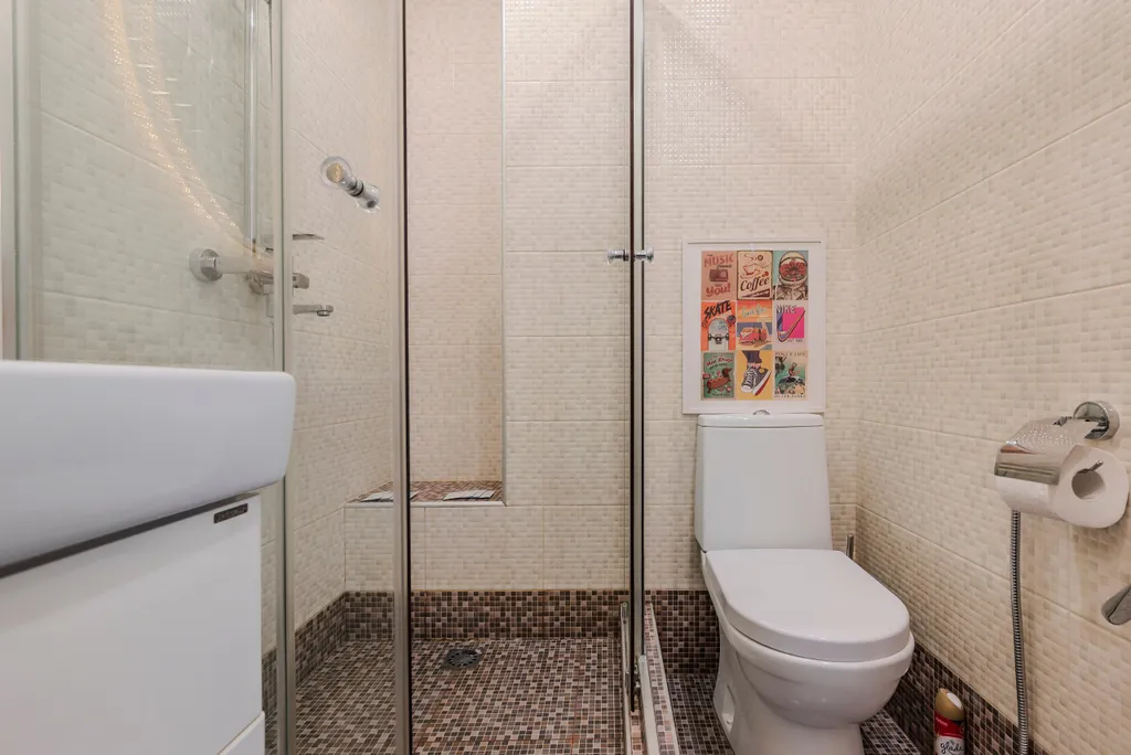 Студия с балконом и подогреваемым бассейном на территории ЖК в центре