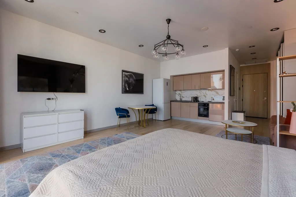 Студия в Москва-Сити с видом на башни