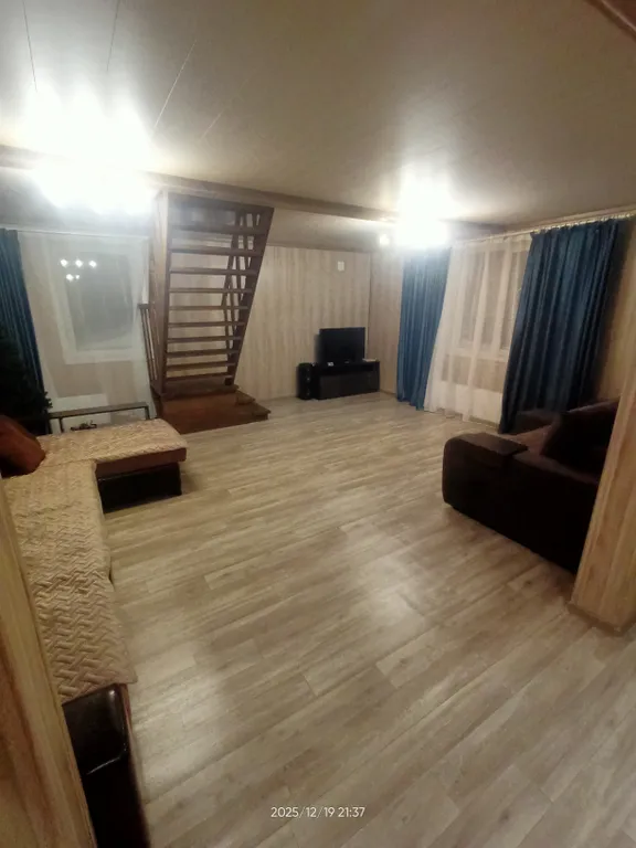 Коттедж Хороший дом с видом на гору Зелёная — Шерегеш