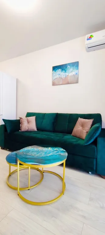 Апартаменты с бассейнами во дворе