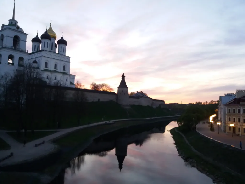 Воскресенское подворье апартамент в самом центре с видом на церковь