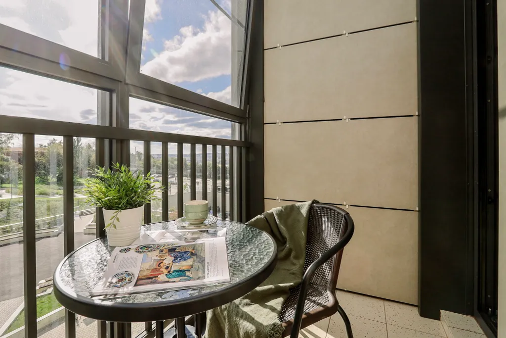 4 Угла: Тот самый ЖК колизей на набережной, М.Горького, 150