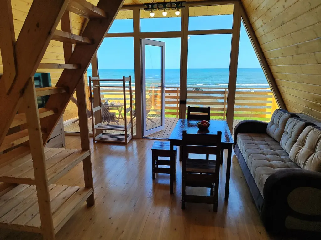 Домик а-фрейм на 1 линии