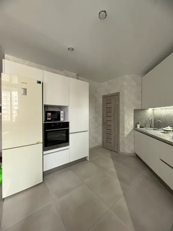 Красивая квартира с панорамным видом на Волгу