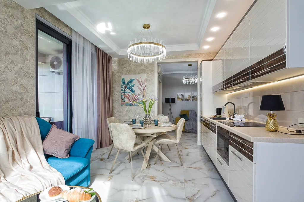 Золотой Ананас с видом на море